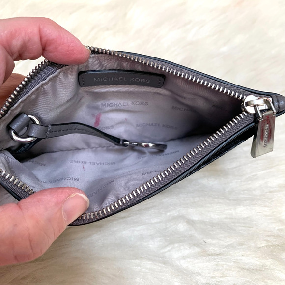 MICHAEL KORS Jet Set Travel Black/Gray Logo Flat Euro Card Case Wallet w/Keyring - Picture 5 of 15